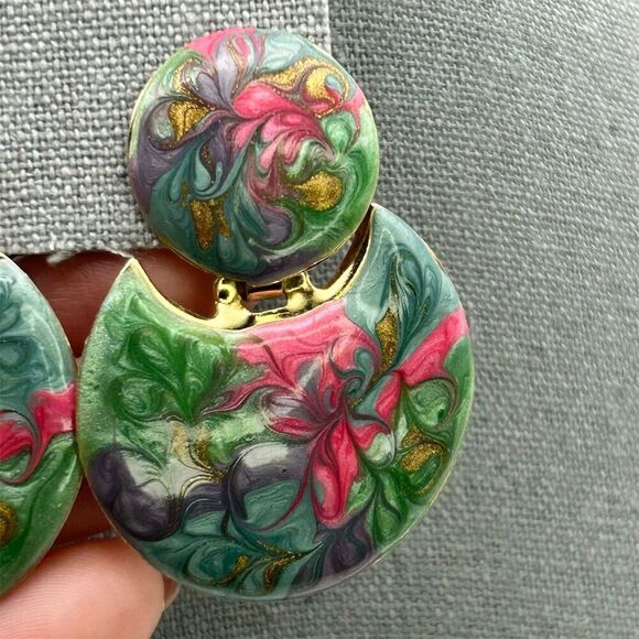 Vintage Green & Pink Swirl Enamel Doorknocker Pierced Dangle Earrings 1980s - Picture 6 of 11